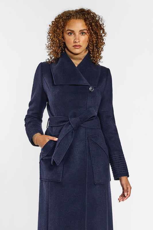 Sentaler Long Wide Collar Wrap Coat crafted in Baby Alpaca wool and in Deep Navy. Seen from front above the knees on female model.