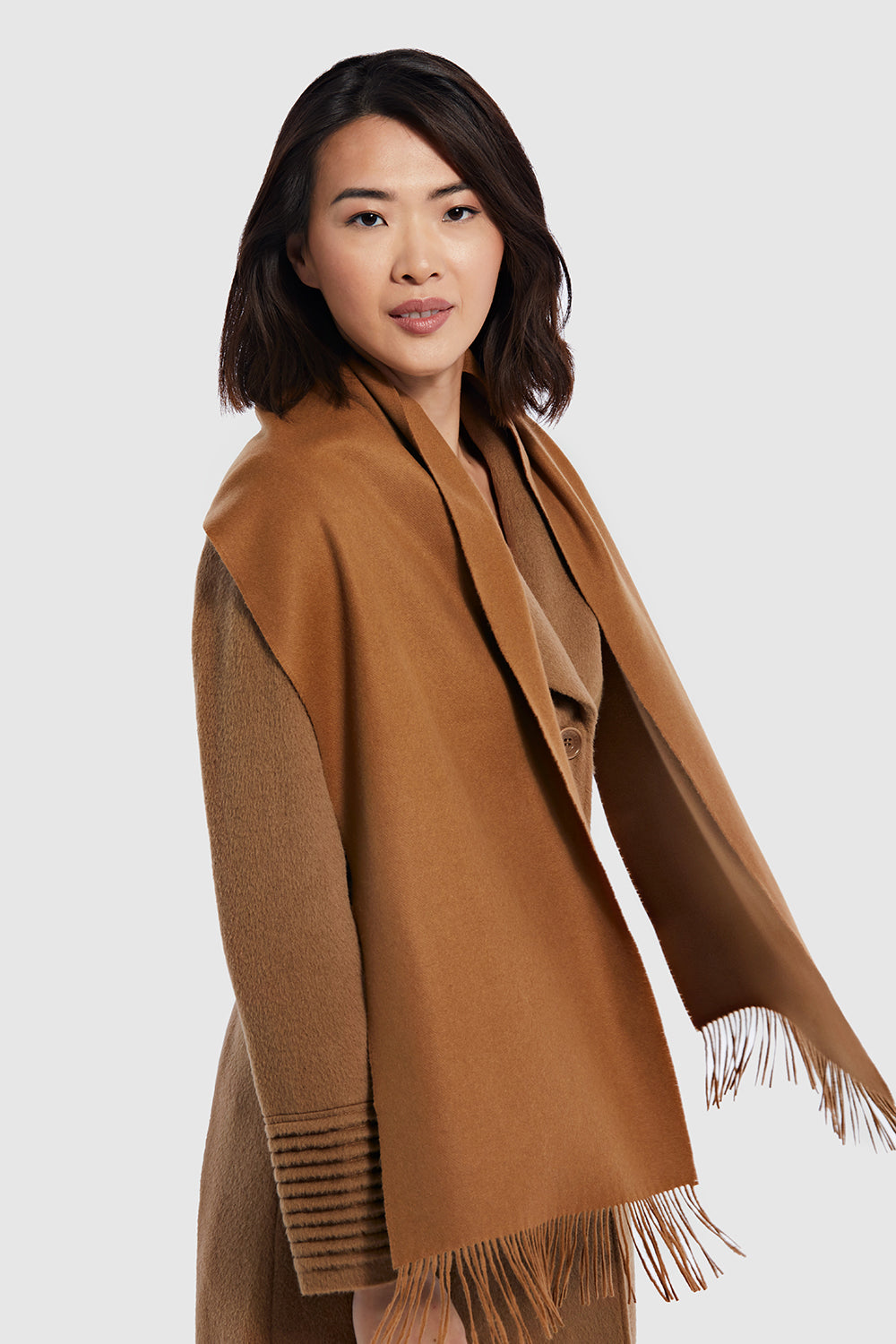 Sentaler SENTALER Vicuña Classic Scarf featured in Vicuña and available in Vicuña. Seen from side.